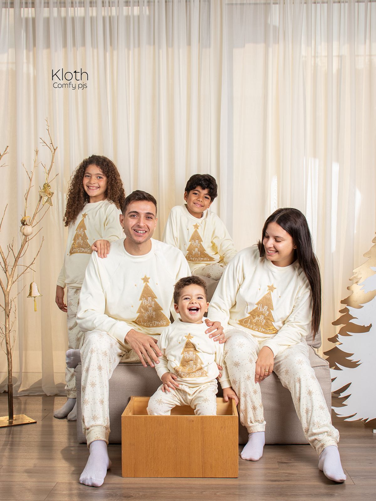 Christmas pajamas for the family ( gold tree)