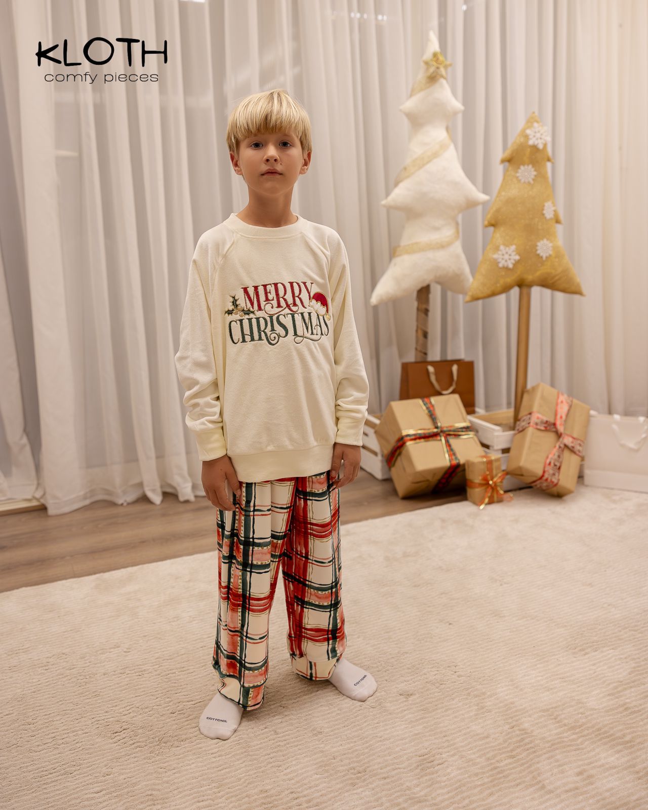 CHRISTMAS PAJAMAS FOR THE FAMILY (RED & GREEN PANTS)