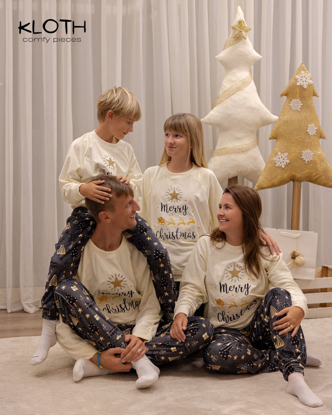 CHRISTMAS PAJAMAS FOR THE FAMILY ( BLACK & GOLD)
